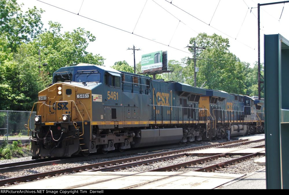 CSX 5461 leads Q404